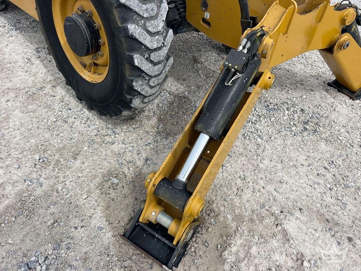 2019-caterpillar-th514d-image-23