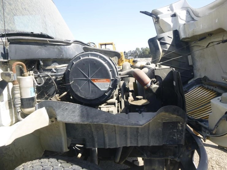 2005-international-durastar-4200-image-26