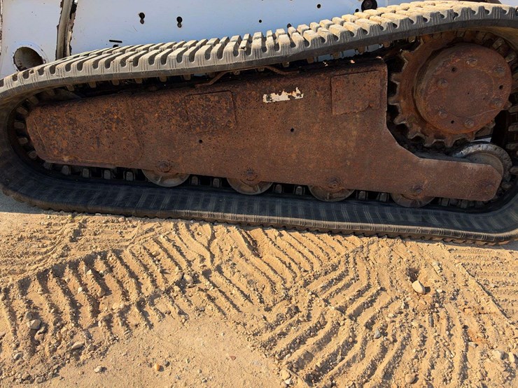 2005-bobcat-t300-image-15