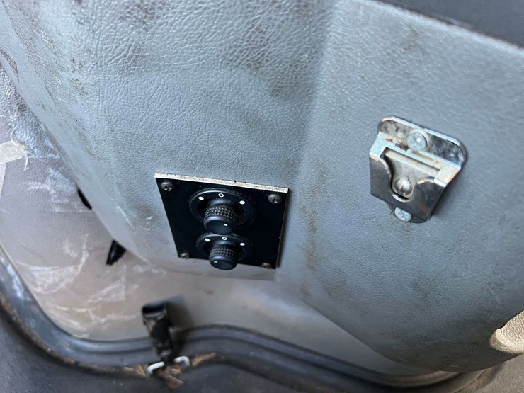 2012-ford-e350-image-18