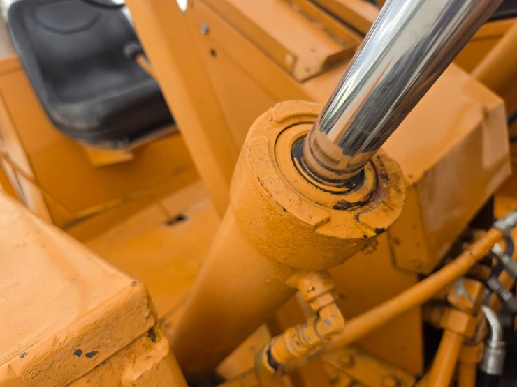 #25323-•-allis-chalmers-708c-fork-lift-image-53