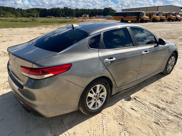 2018-kia-optima-4-door-sedan-(140,152-miles)-image-3