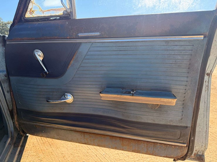 1962-chevrolet-chevy-ii-300-/-nova-400-4-door-sedan-image-22