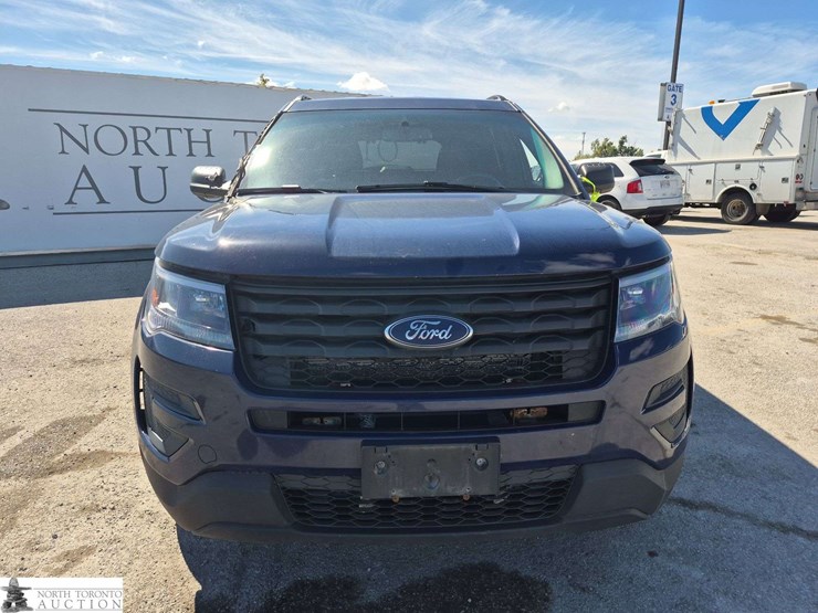 2017-ford-explorer-image-2