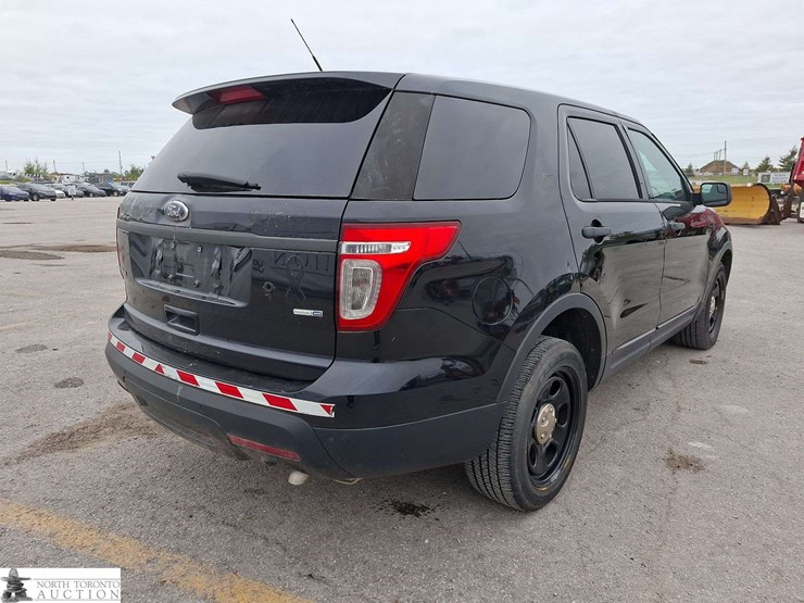 2015-ford-explorer-image-5
