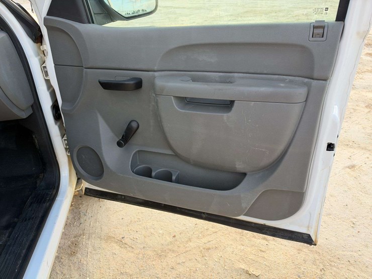 2010-gmc-sierra-1500-image-15
