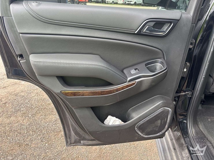 2019-chevrolet-tahoe-image-22