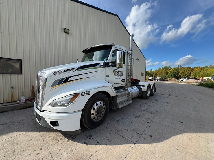 2022-kenworth-t680-image-1