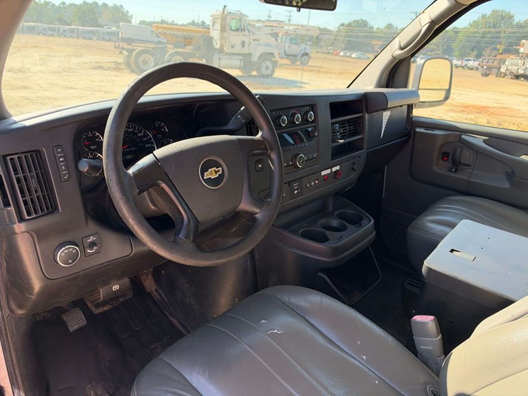 2014-chevrolet-express-2500-image-11