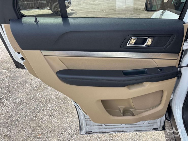 2016-ford-explorer-image-20