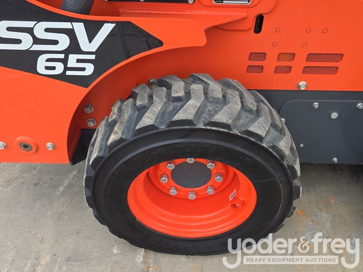 2024-kubota-ssv65-image-12