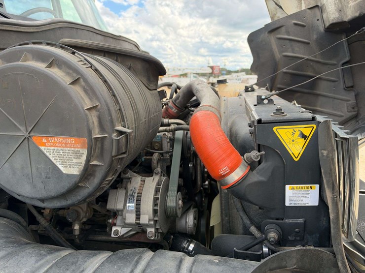 2009-international-durastar-4300-image-8