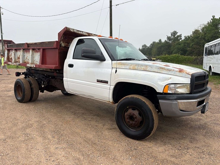 2001-dodge-ram-3500-image-5