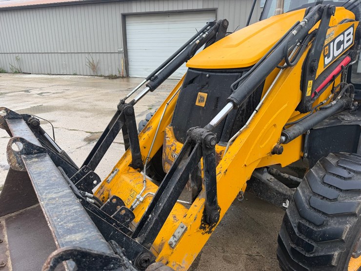 jcb-3cx-image-11