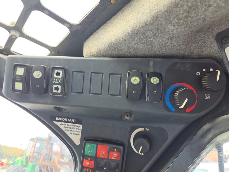 2020-deere-331g-image-45