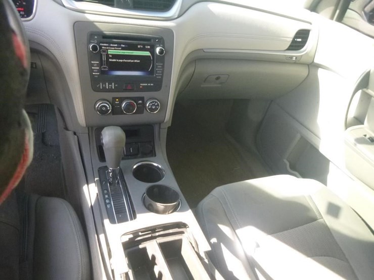 2017-chevrolet-traverse-image-11