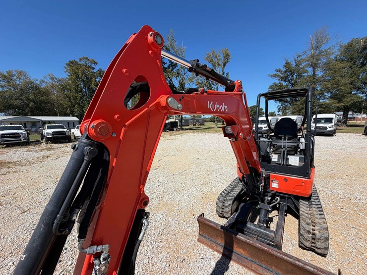 2023-kubota-kx033-4-image-23