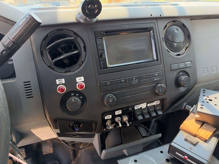 2014-ford-f550-image-13