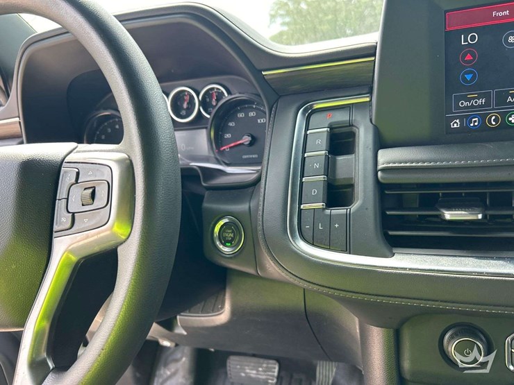 2023-chevrolet-tahoe-image-16