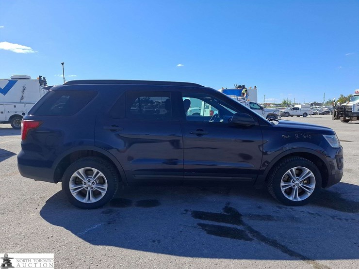 2016-ford-explorer-image-4