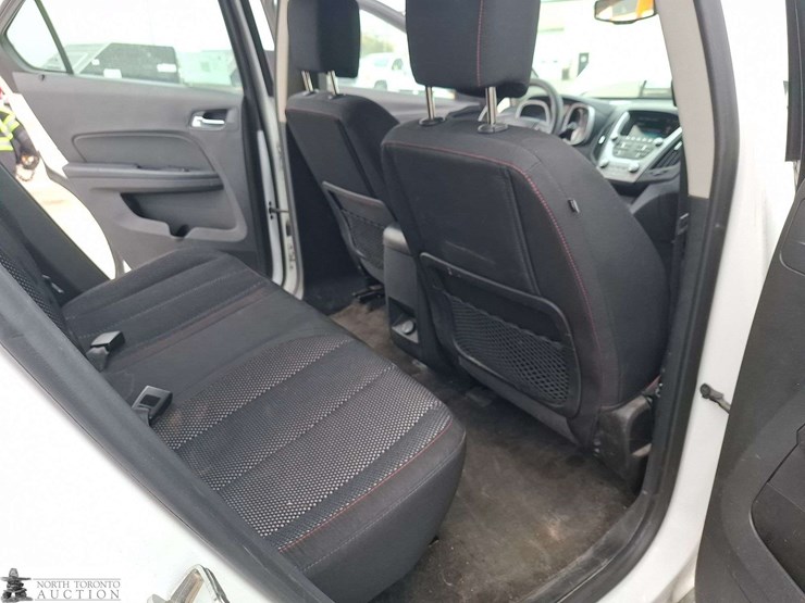 2017-chevrolet-equinox-image-18