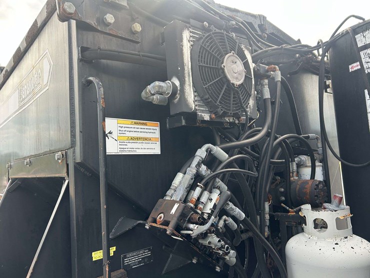 2019-international-durastar-4300-image-17