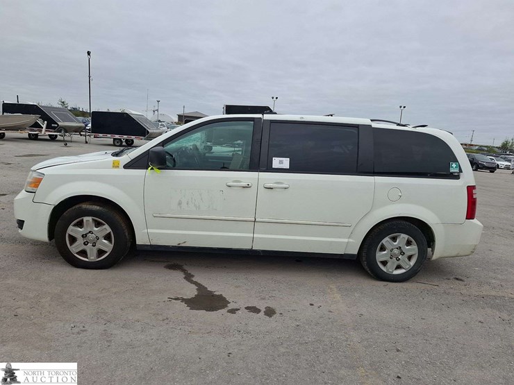 2010-dodge-grand-caravan-se-image-8