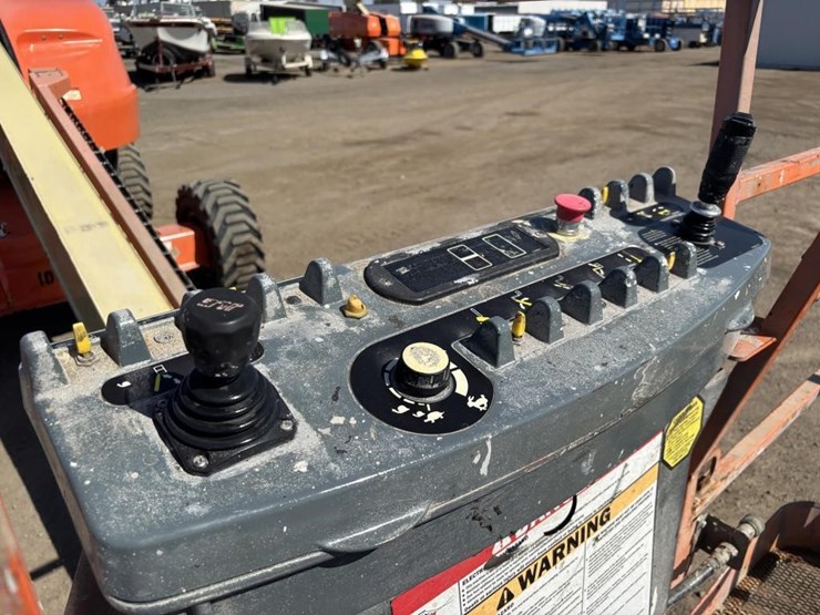 2007-jlg-400s-image-12