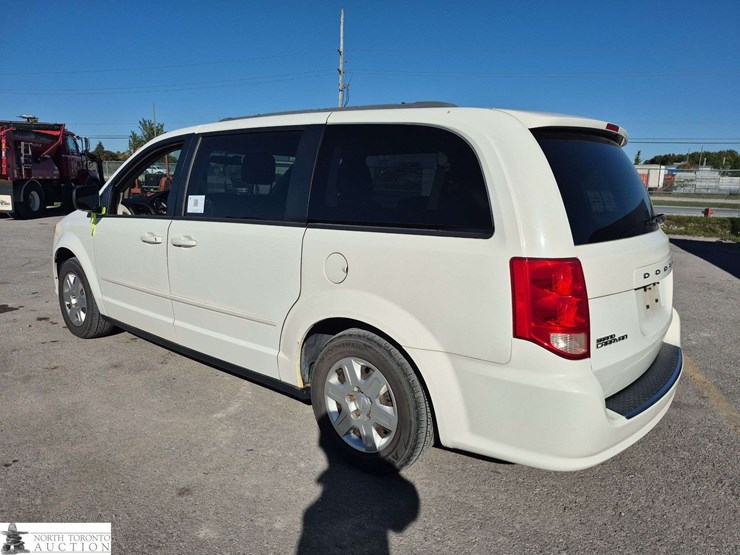 2011-dodge-grand-caravan-se-image-7