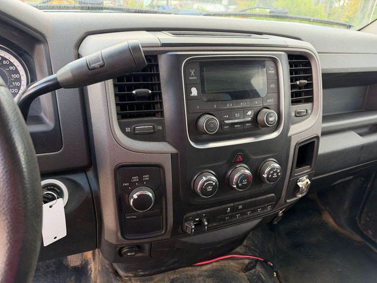 2017-dodge-3500-image-13