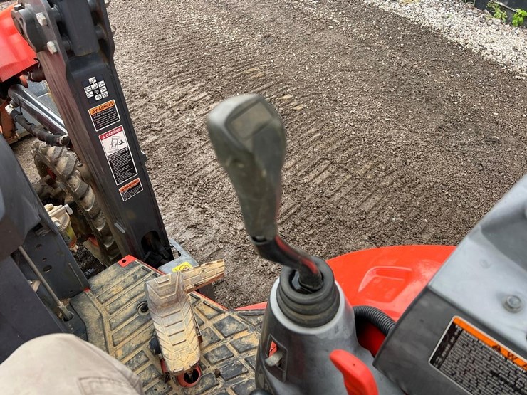 2017-kubota-l47-image-30