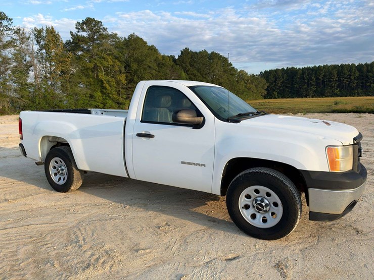 2010-gmc-sierra-1500-image-4