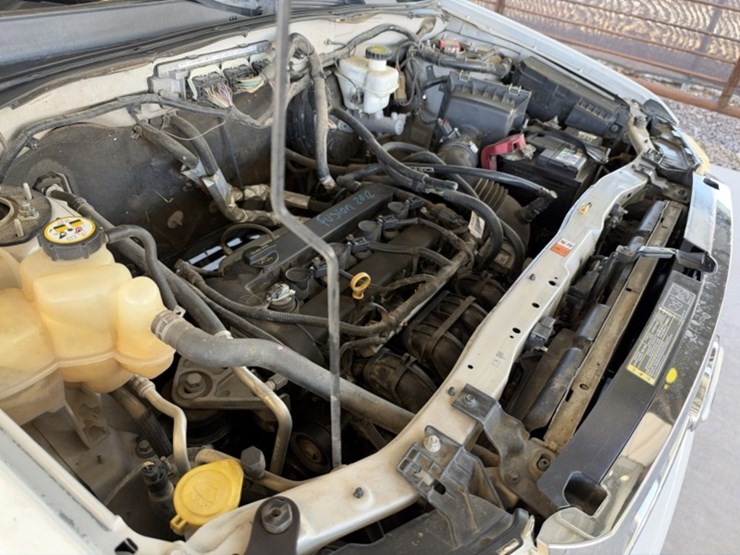 2011-ford-escape-image-14