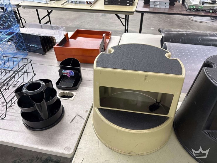 misc.-office-items-(organizers,-clocks,-mats,-stools,-carts,-and-height-adjustable-table.-image-12