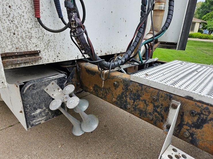 2006-kenworth-t600-image-7