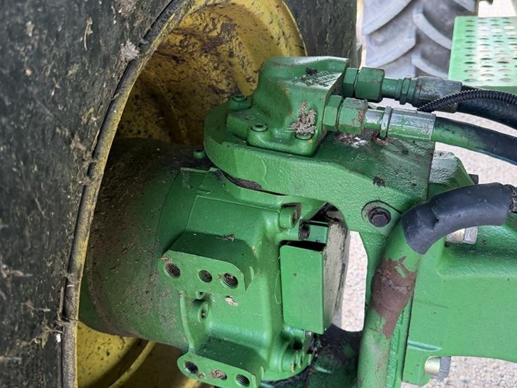 2011-john-deere-9770-sts-image-40