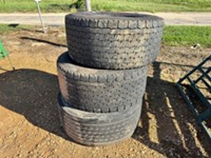 #8703-•-455/55r22.5-super-single-tires-image-1