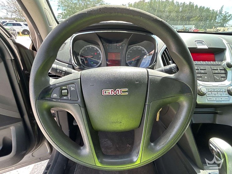 2010-gmc-terrain-image-13