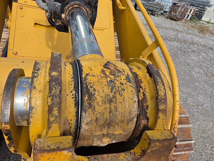 2007-caterpillar-953d-image-90