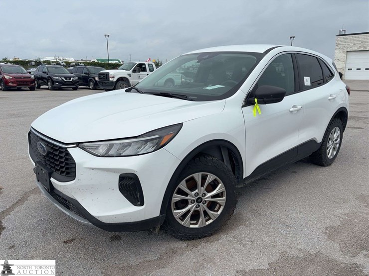 2023-ford-escape-image-1