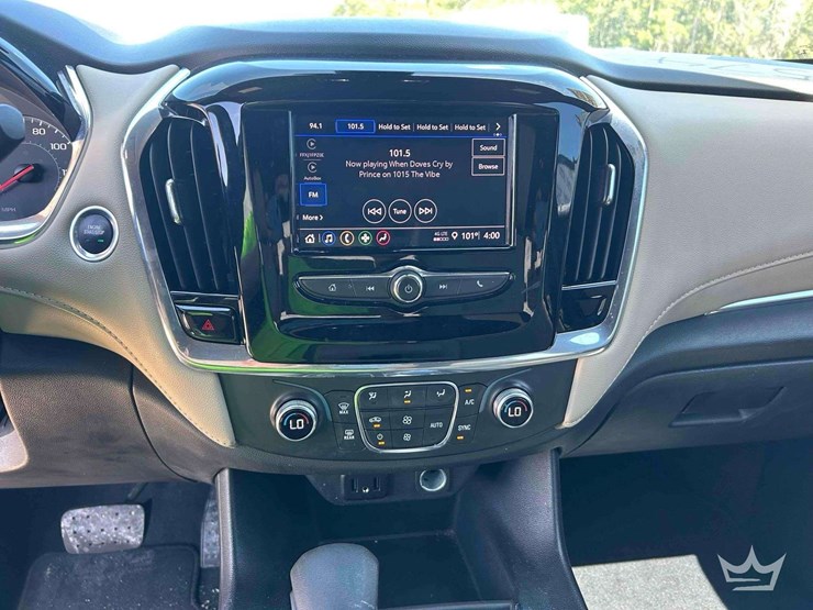 2022-chevrolet-traverse-image-19