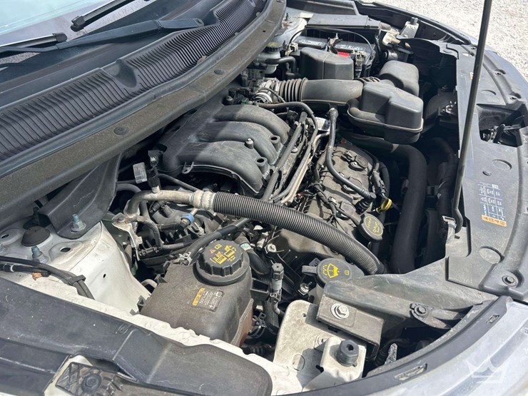 2017-ford-explorer-image-8