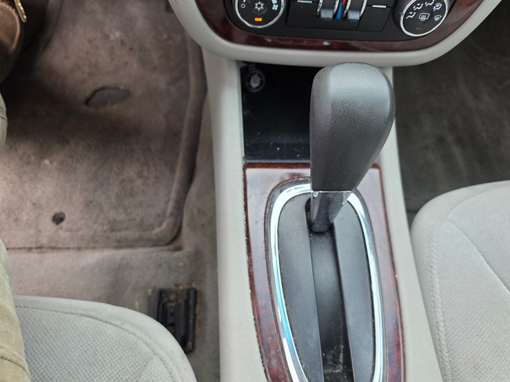#25324-•-2009-chevrolet-impala-passenger-car-image-42