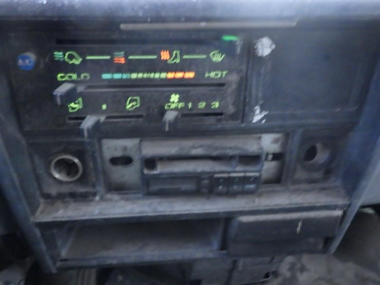 1994-isuzu-npr-image-32