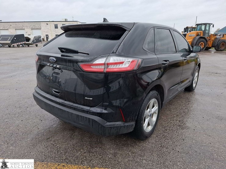 2021-ford-edge-image-5