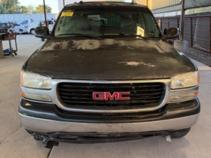 2005-gmc-yukon-xl-image-3