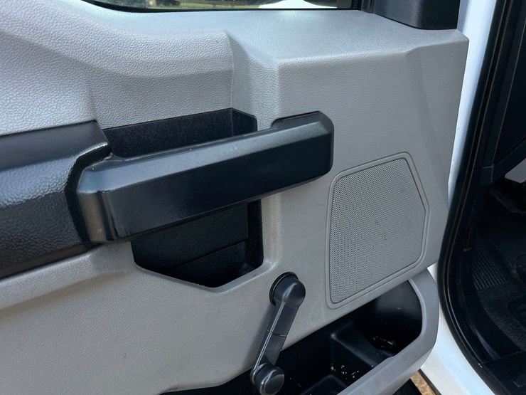 2020-ford-f350-image-10