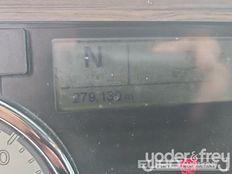 2019-freightliner-122sd-image-61