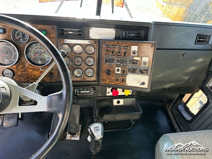 kenworth-t800-image-10