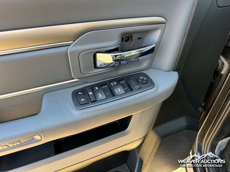 2018-dodge-1500-image-25